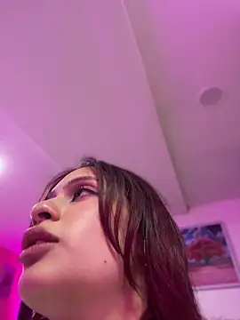 Chat +18 de steffmontespink18 ao vivo