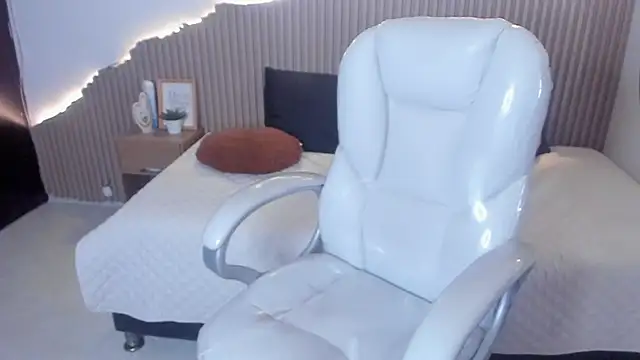 Antonella18__ élő XXX-chatje