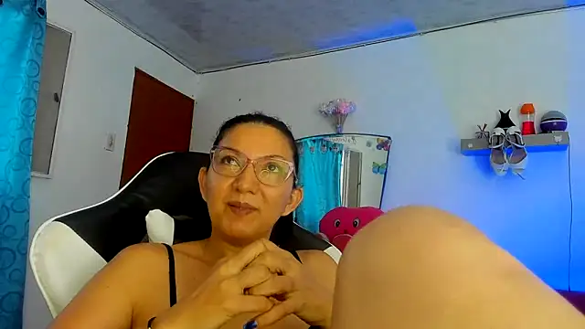 Serenity_Lux élő XXX-chatje