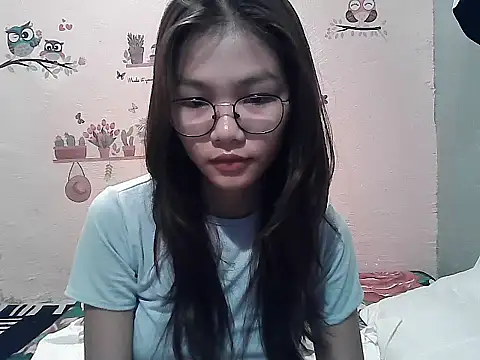 ClassyCrushpinay élő XXX-chatje