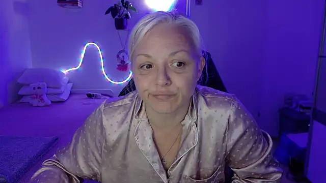 Linsy_Kim élő XXX-chatje