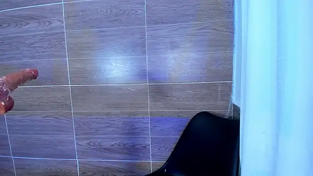 Violet_Fiore élő XXX-chatje