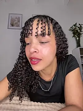 Yasmin777_ élő XXX-chatje