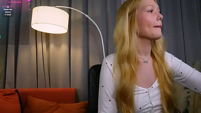 _Mila_Luna_'s Live XXX Chat