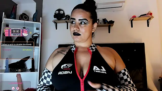 MariaGaitan লাইভ XXX চ্যাট