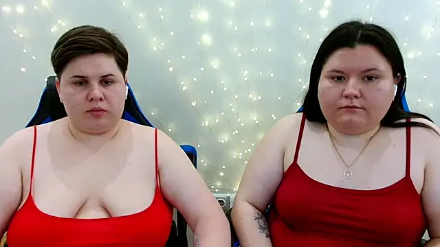 BeckyAndHellen élő XXX-chatje