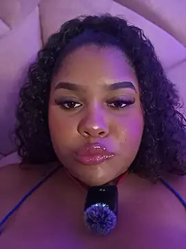 XXX chat uživo modela helenassnow