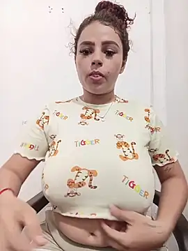 Mommy-Hot's Live XXX Chat