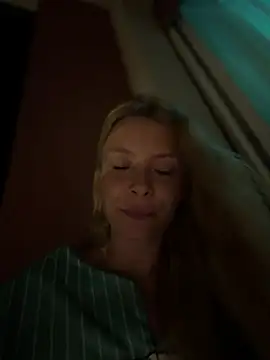 AnastasiaAniess élő XXX-chatje