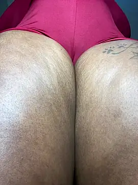 Hugemassivebootie Chat XXX live