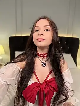 SatiraLux Adlı Modelin Canlı XXX Sohbeti