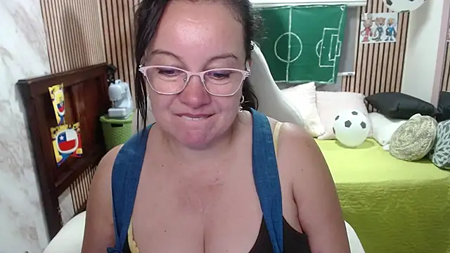 Sonialorens_ élő XXX-chatje