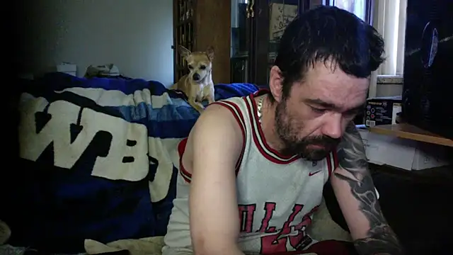 XXX chat uživo modela KinkyTOMan