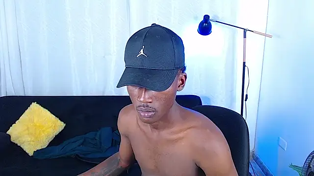 alexaandro18 Chat XXX in diretta