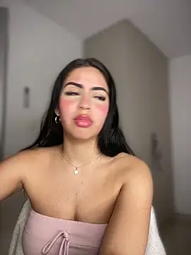 Mary_ivett Adlı Modelin Canlı XXX Sohbeti