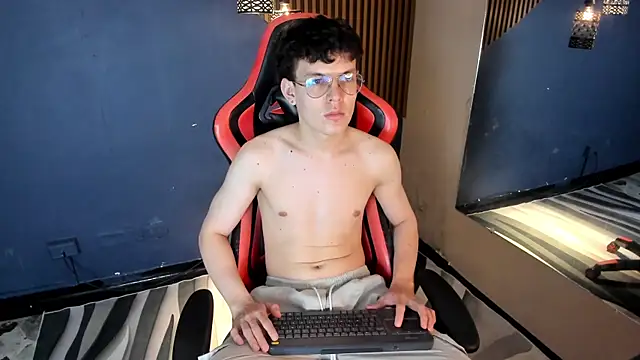 Chat +18 de AngeloBocellii ao vivo