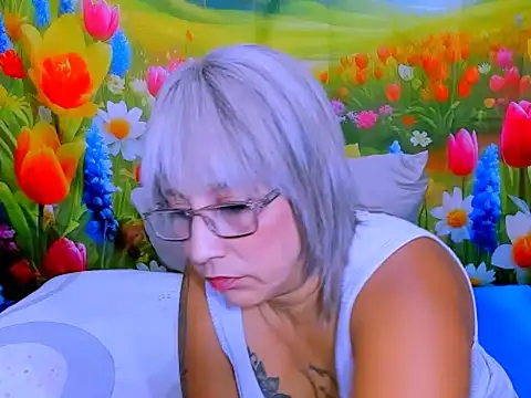 צ'אט XXX בשידור חי של indianroxy