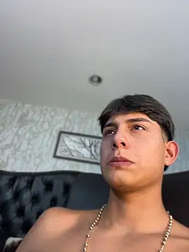 Czat XXX na żywo – Lander_Cruz