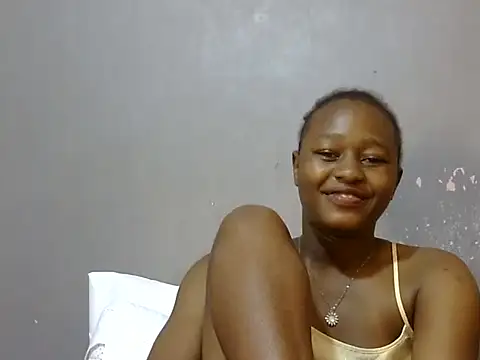 Petite_Ebony10 Adlı Modelin Canlı XXX Sohbeti