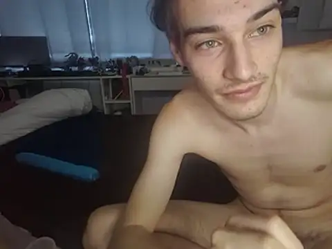 Smelly-Ewan-stinks live XXX chat