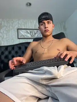 Lander_Cruz লাইভ XXX চ্যাট