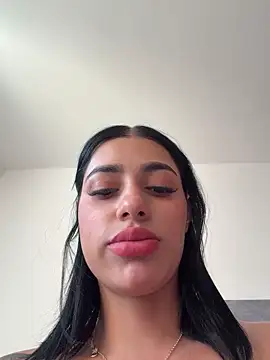 AlannaEvons Chat XXX in diretta