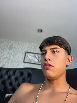Lander_Cruz – Naživo XXX chat