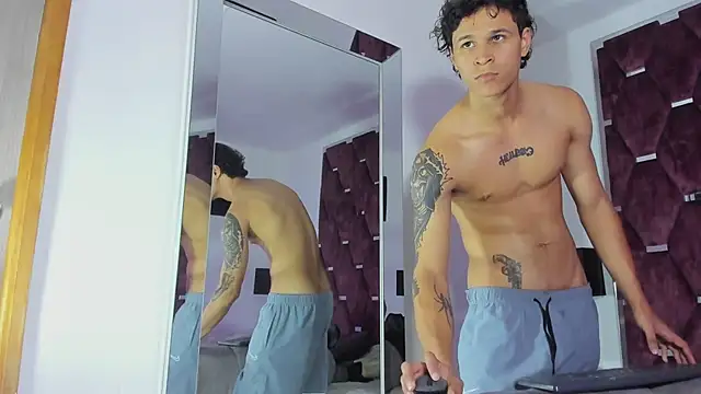 Chat XXX Live TonyBenedetti