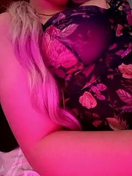 Quenn_Chiraz_Squirt Adlı Modelin Web Kamerası Şovu