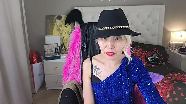 Chat XXX en directo de RoxalanaStar