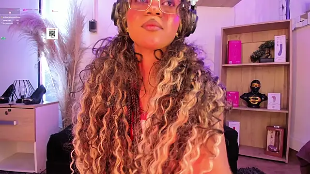 XXX chat uživo modela Tylla__