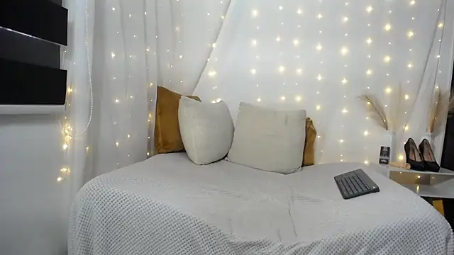Veronica_Mdls Chat XXX in diretta