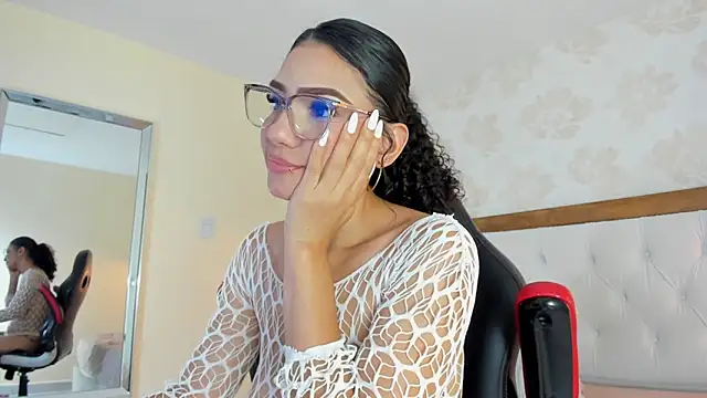 IRISCLARK1's Live XXX Chat