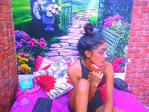 IndianPretty14u2Luv's Live XXX Chat