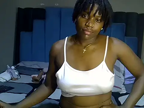 melanin_moon élő XXX-chatje