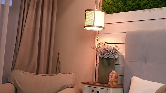 Chat +18 de IsabellaMysty ao vivo