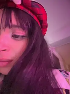 Sasha-firee Obrolan Langsung XXX