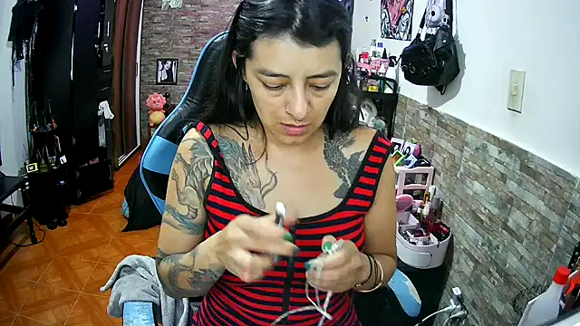 Chat XXX ao vivo de AngelaQueen_