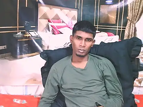 IndianThuggin 即時 XXX 聊天