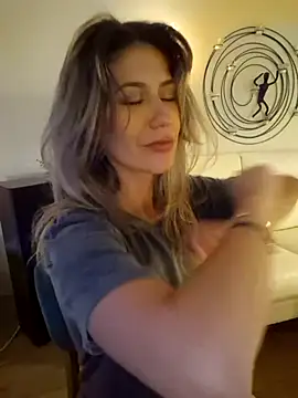 CelynaRoss XXX чат на живо