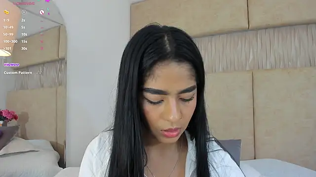 _kyraa_'s Live XXX Chat