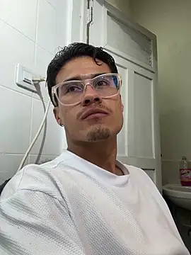 Chat +18 de TavoHot_ ao vivo