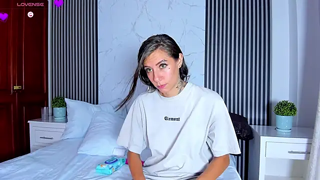 BritneyAndMaleth Live XXX-Chat