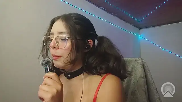 XXX chat uživo modela Pao_Ly