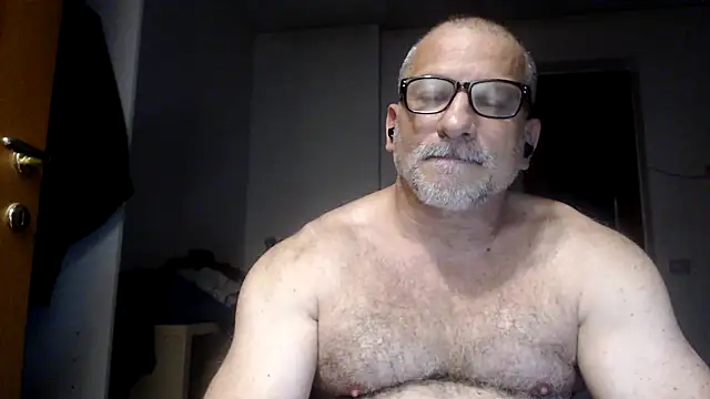 Mauro7788 Adlı Modelin Canlı XXX Sohbeti