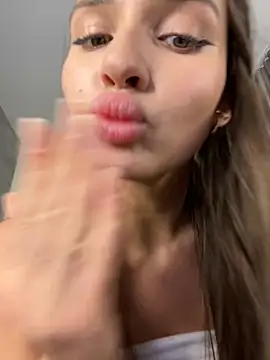 LillyNatty18's Live XXX Chat