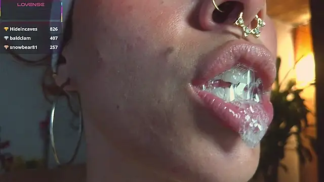 Онлайн чат XXX bri_von_dhara__
