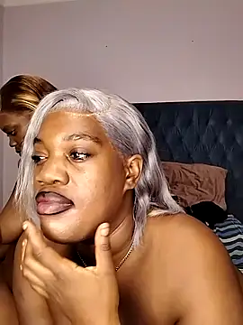 SweetBedroomEyez live XXX chat