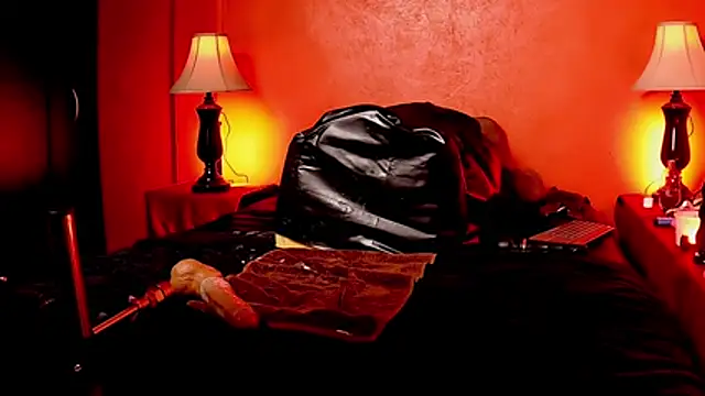 JenniferCD: онлайн-секс-чат