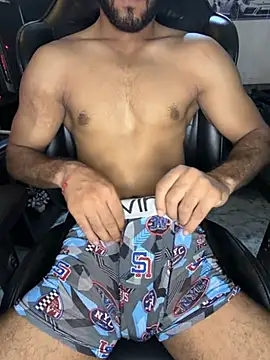 Fitboy07 Show in webcam